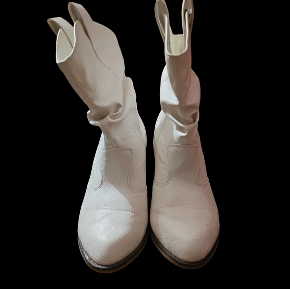 White Mid-Calf Slouchy White Cowboy Boots - Picture 14 of 14